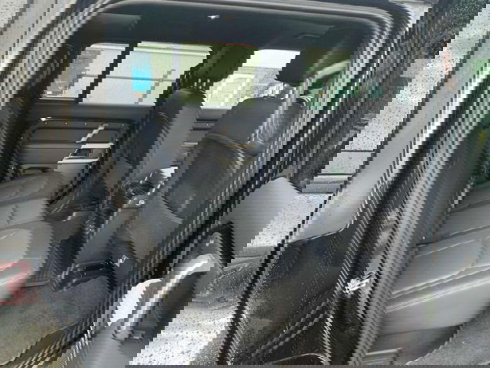 Land Rover Defender usata a Lucca (11)