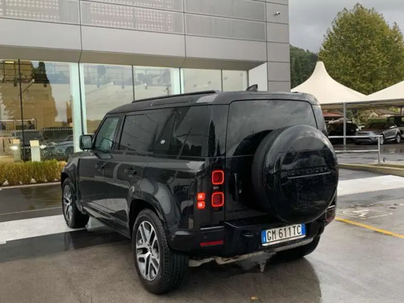 Land Rover Defender usata a Lucca (4)