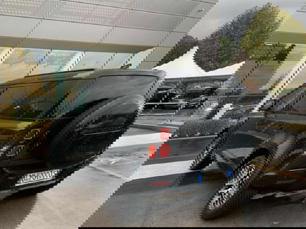 Land Rover Defender usata a Lucca (4)