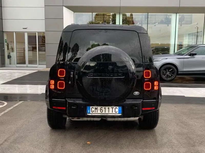 Land Rover Defender usata a Lucca (6)