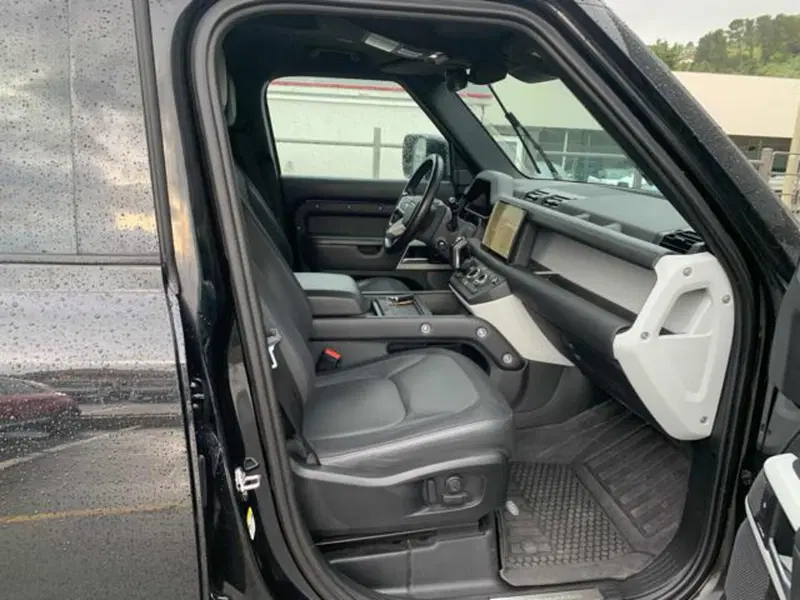 Land Rover Defender usata a Lucca (8)