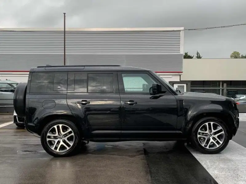 Land Rover Defender usata a Lucca (9)