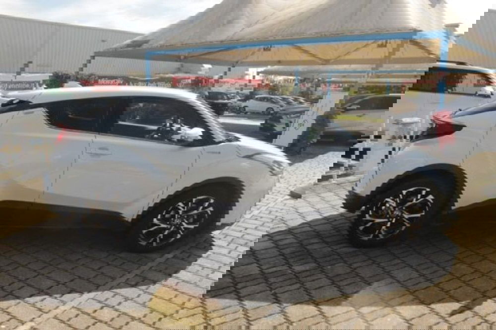 Toyota Toyota C-HR usata a Roma (14)