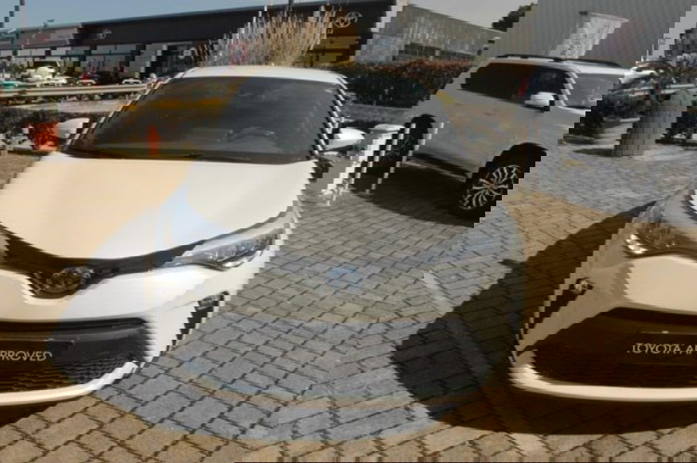 Toyota Toyota C-HR usata a Roma (5)