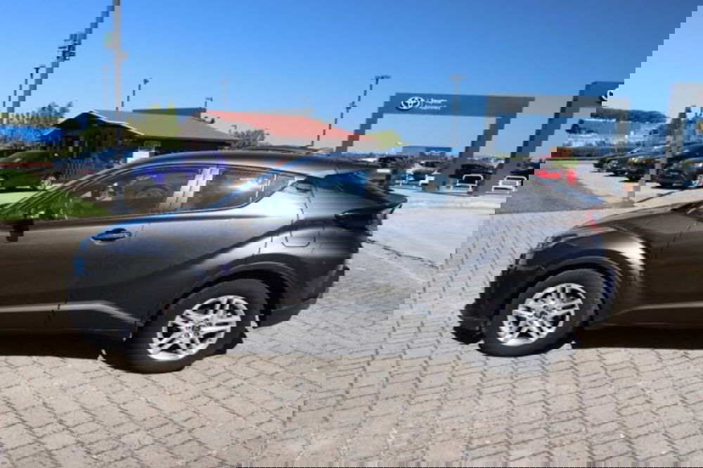 Toyota Toyota C-HR usata a Roma (14)