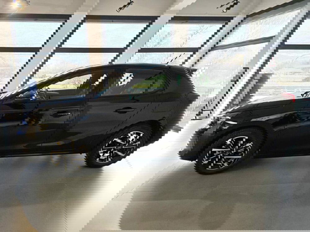 Opel Corsa nuova a Sondrio (2)