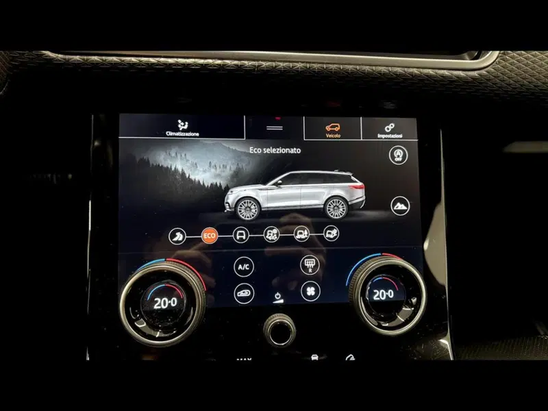 Land Rover Range Rover Velar usata a Varese (10)