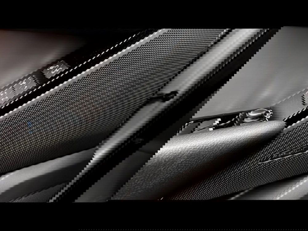 Land Rover Range Rover Velar usata a Varese (12)