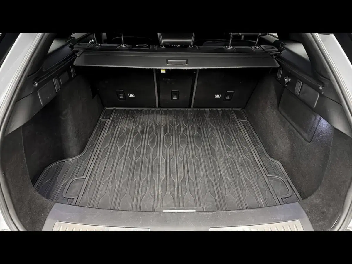 Land Rover Range Rover Velar usata a Varese (13)