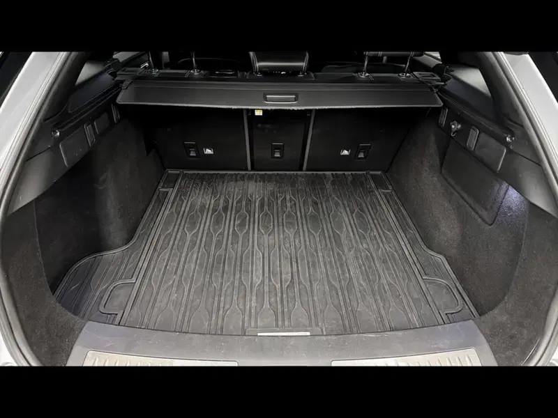 Land Rover Range Rover Velar usata a Varese (13)