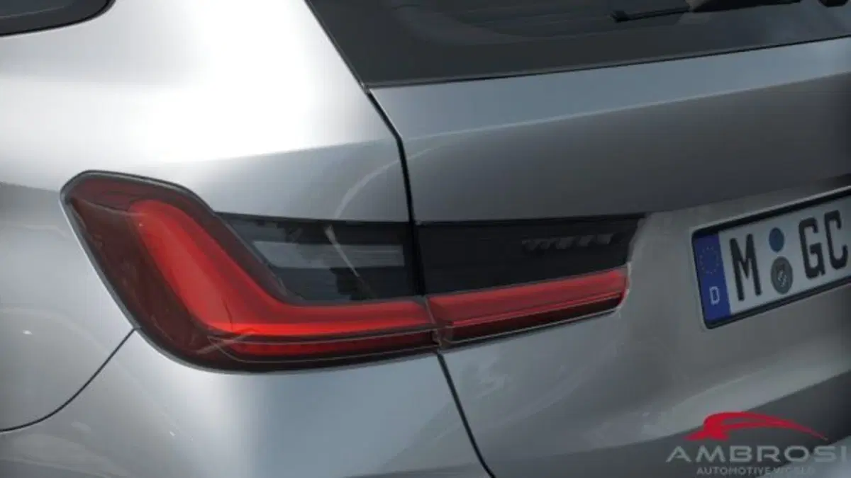 BMW Serie 3 Touring nuova a Perugia (7)
