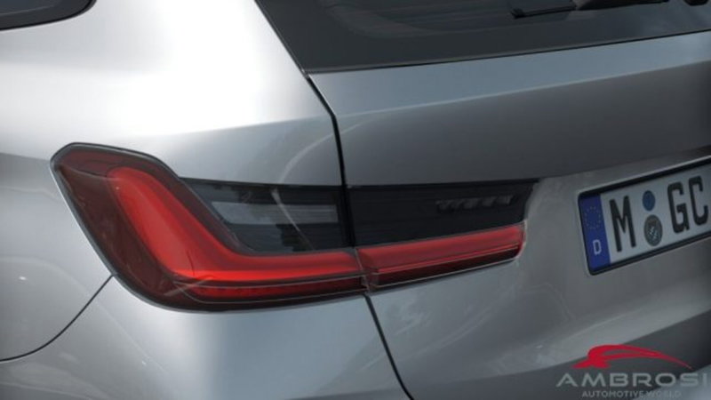 BMW Serie 3 Touring nuova a Perugia (7)