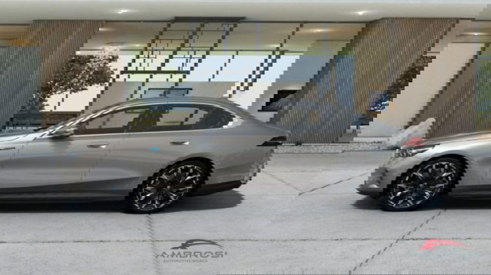 BMW i5 Touring nuova a Perugia (3)