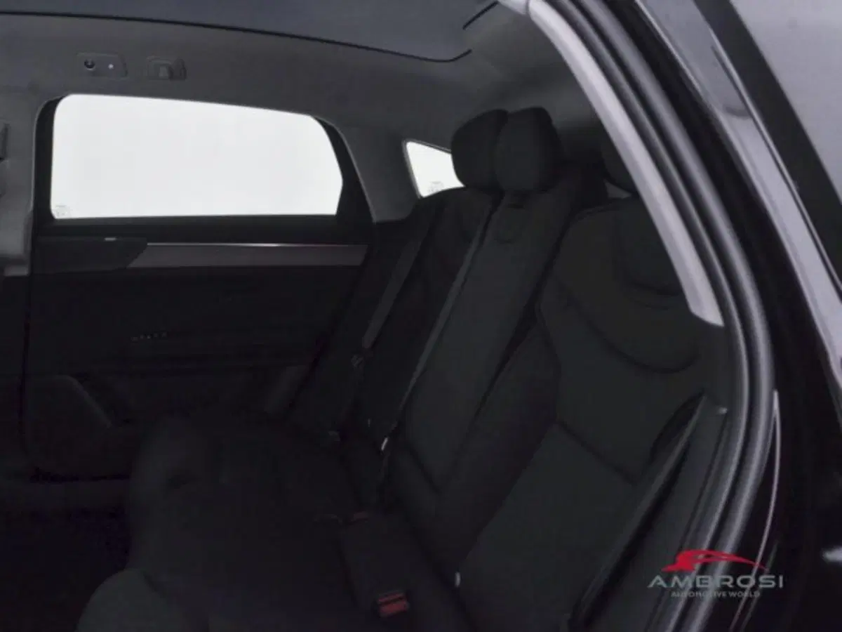 Volvo ES90 nuova a Perugia (10)