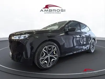 BMW iX xdrive40 pacchetto sportivo del 2025 usata a Corciano