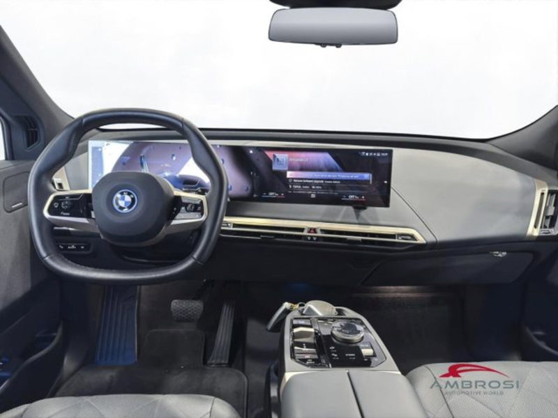 BMW iX usata a Perugia (14)