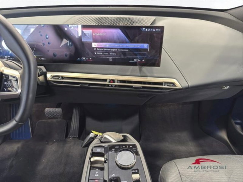 BMW iX usata a Perugia (15)