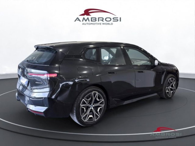 BMW iX usata a Perugia (3)