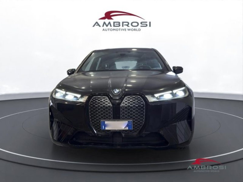 BMW iX usata a Perugia (7)