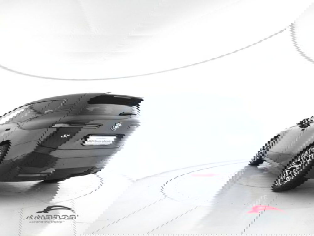 BMW iX usata a Perugia (4)