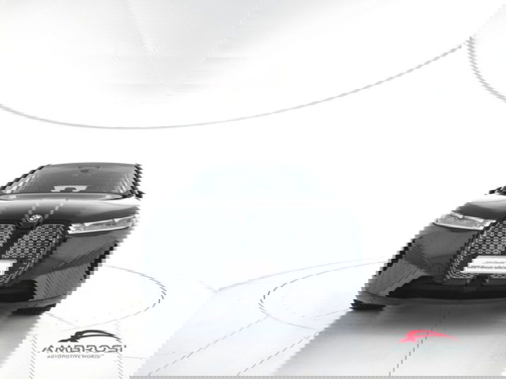 BMW iX usata a Perugia (5)