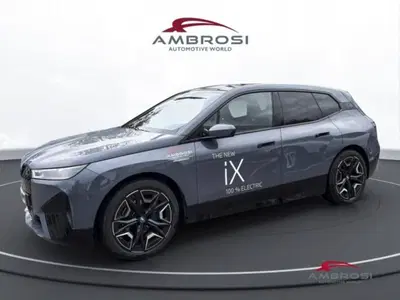 BMW iX xdrive40 pacchetto sportivo del 2025 usata a Corciano