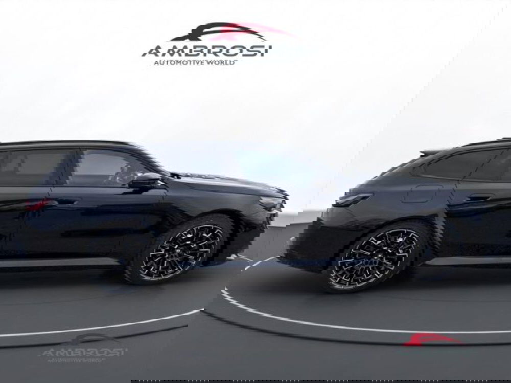 BMW Serie 5 Touring nuova a Perugia (5)