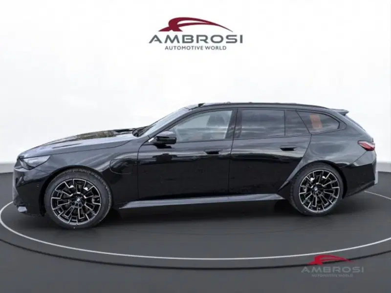 BMW Serie 5 Touring nuova a Perugia (6)