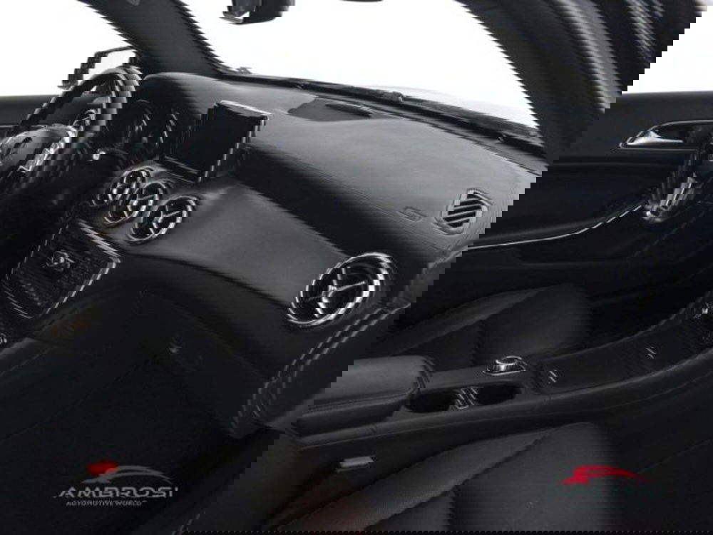 Mercedes-Benz GLA SUV usata a Perugia (12)