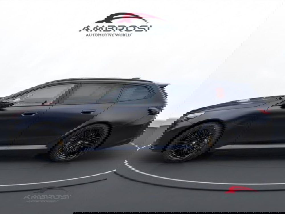 BMW Serie 5 Touring nuova a Perugia (6)