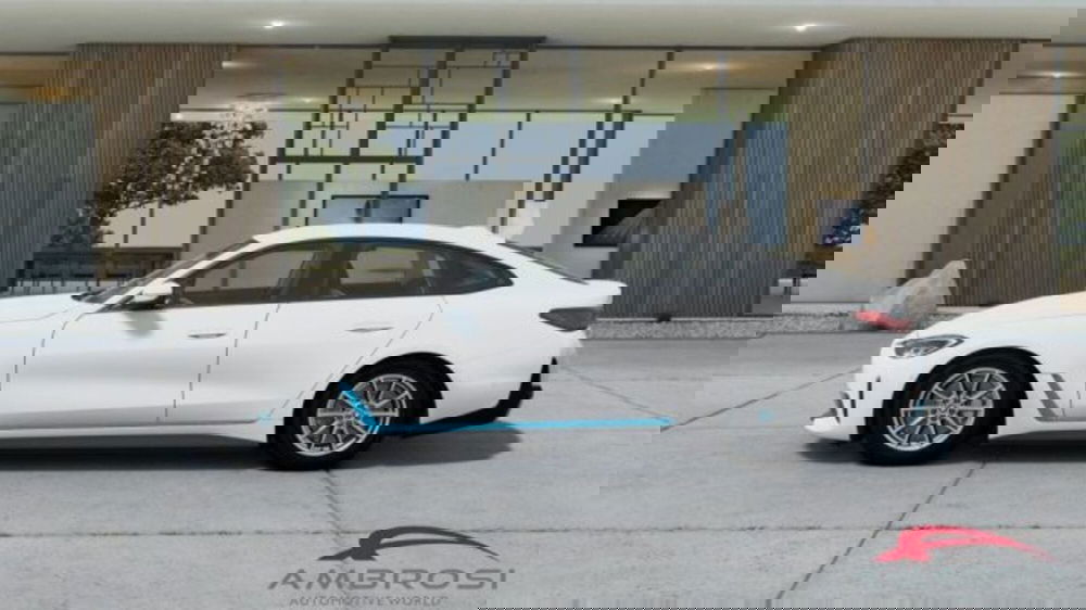 BMW i4 nuova a Perugia (4)