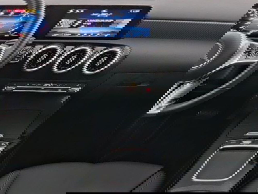 Mercedes-Benz Classe A usata a Milano (9)