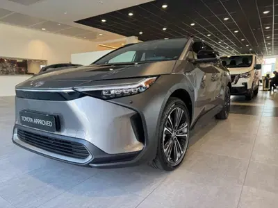 Toyota bZ4X ev Lounge awd-i 218cv del 2024 usata a Sassari
