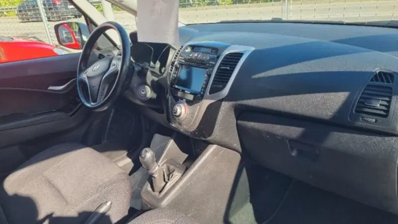 Hyundai ix20 usata a Savona (11)