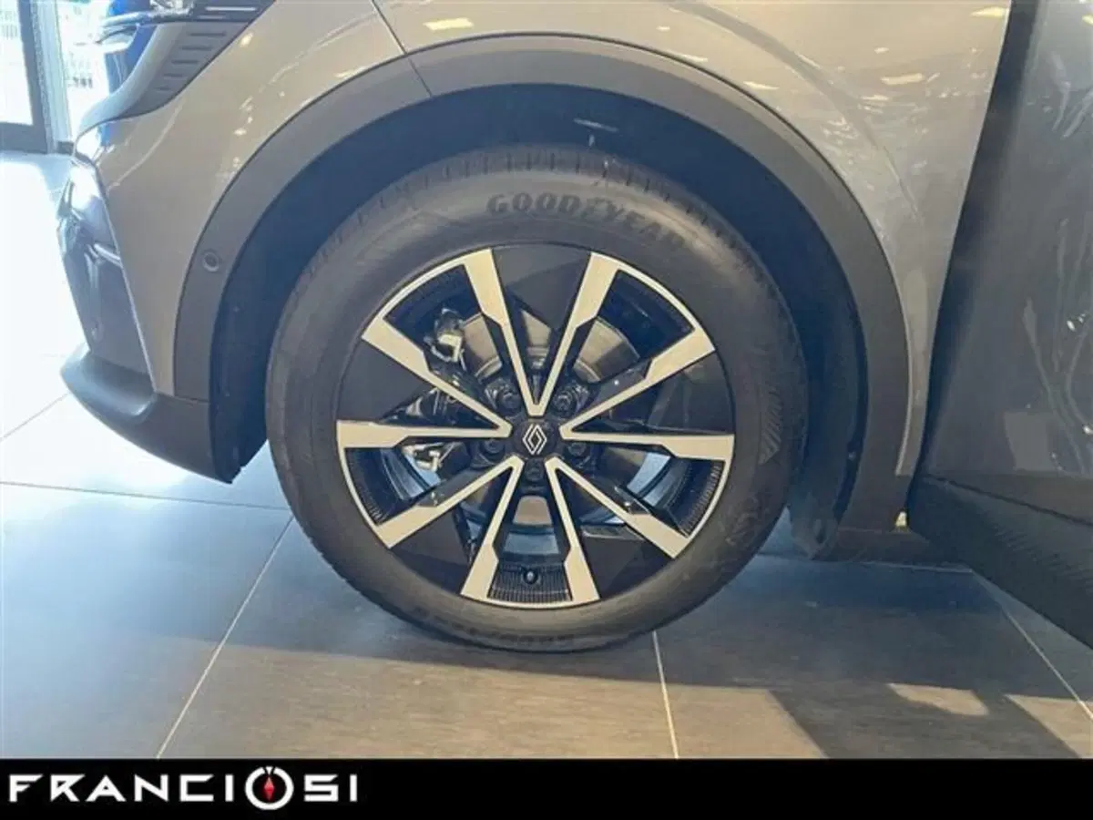 Renault Megane E-Tech Electric usata a Modena (13)
