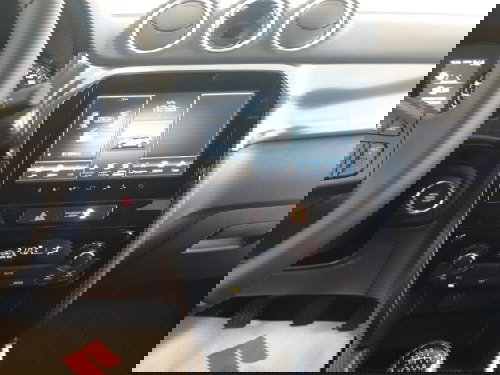 Suzuki Vitara nuova a Reggio Emilia (11)