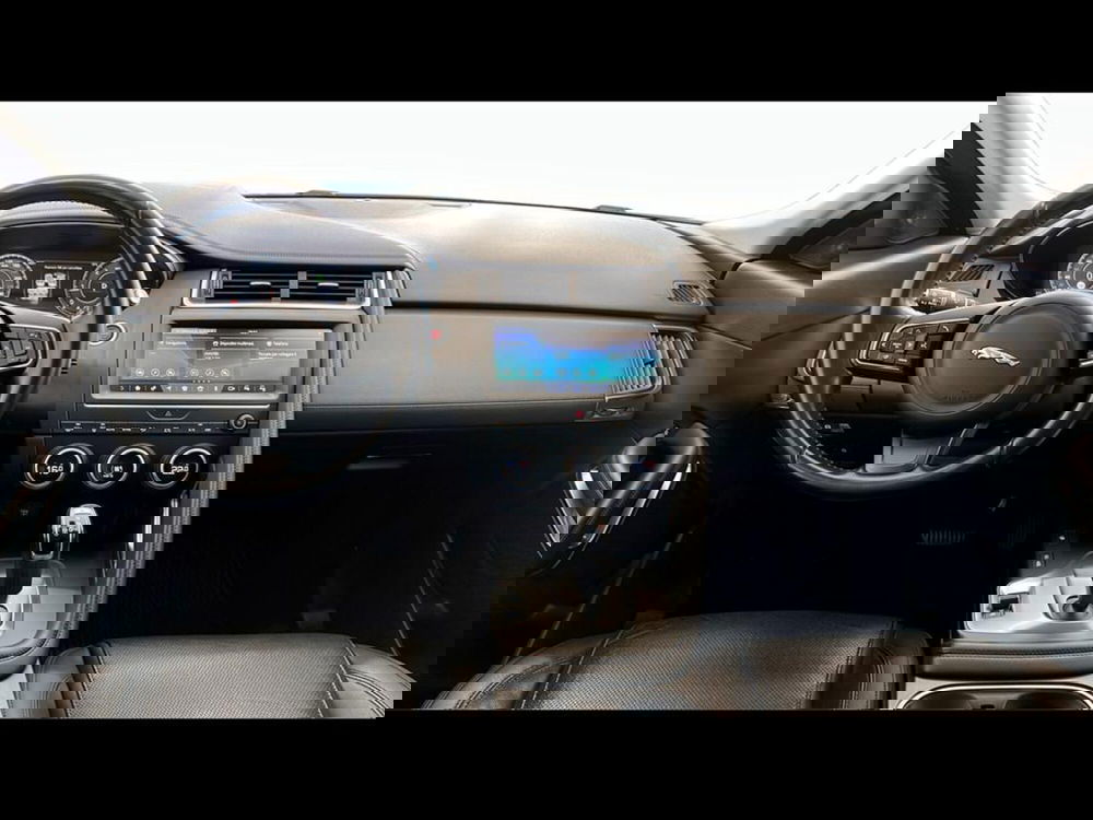 Jaguar E-Pace usata a Varese (4)