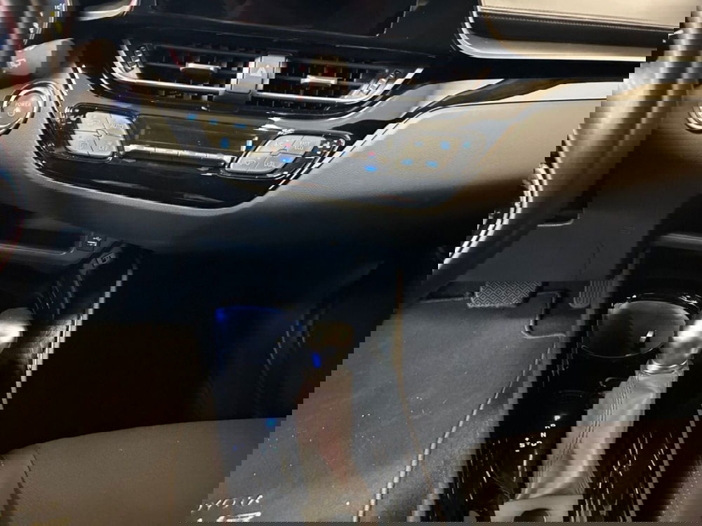 Toyota Toyota C-HR usata a Verona (6)