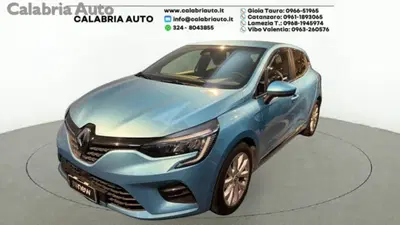 Renault Clio Full Hybrid E-Tech 140 CV 5 porte Intens del 2022 usata a Gioia Tauro