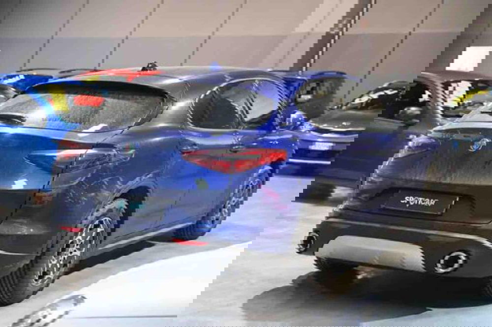 Alfa Romeo Stelvio usata a Torino (5)