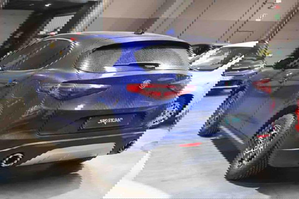 Alfa Romeo Stelvio usata a Torino (7)