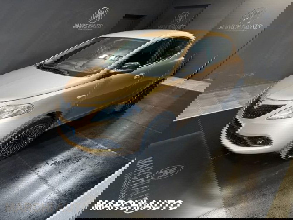 Lancia Ypsilon usata a Perugia