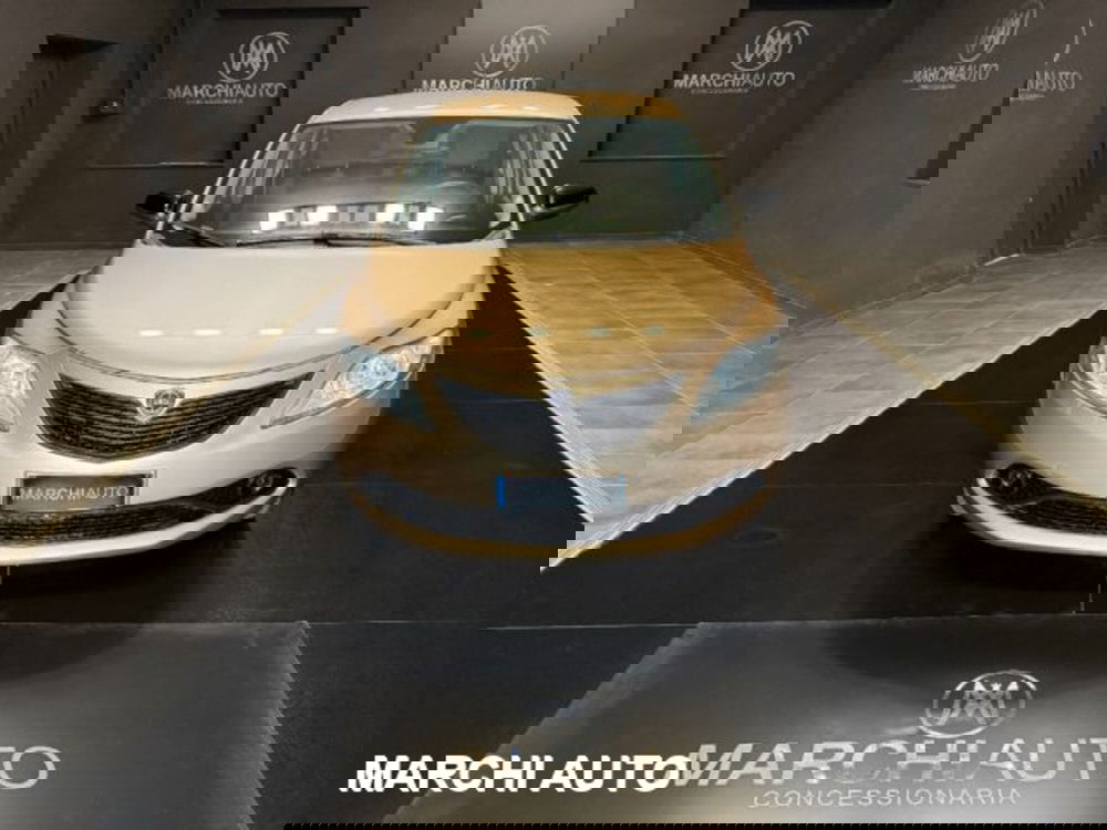 Lancia Ypsilon usata a Perugia (2)