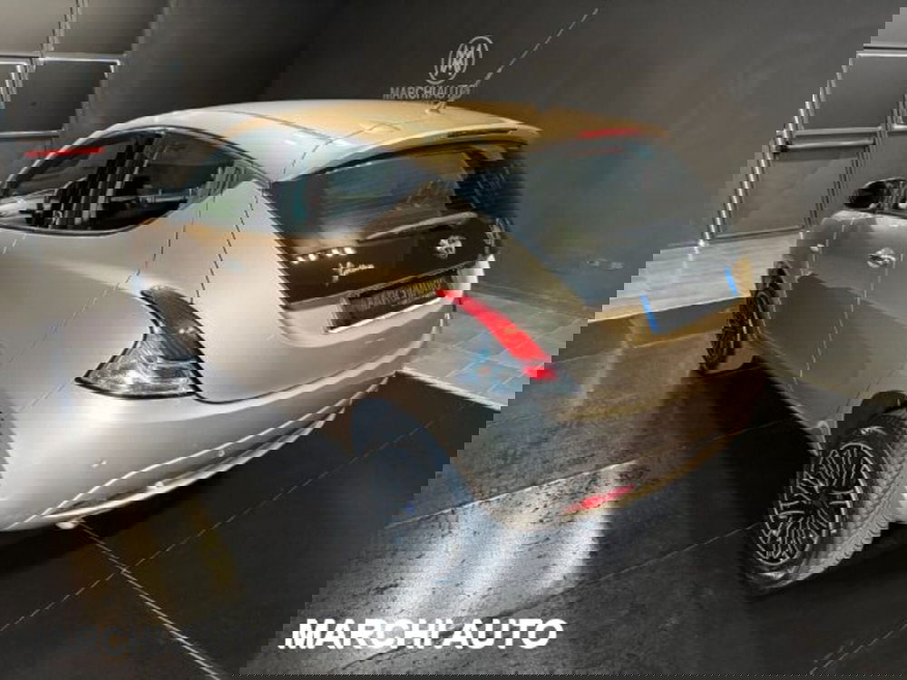 Lancia Ypsilon usata a Perugia (7)