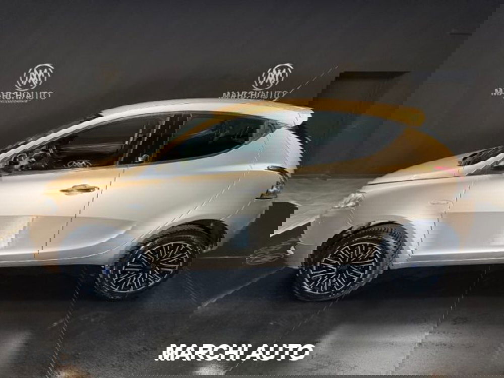 Lancia Ypsilon usata a Perugia (8)