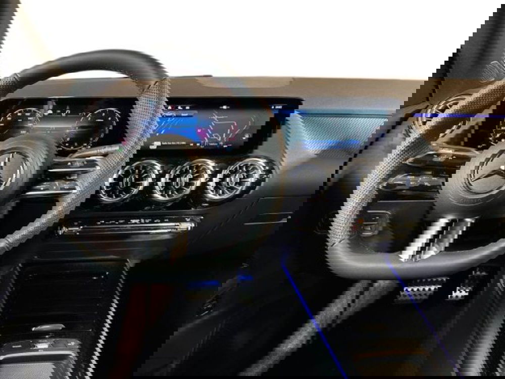 Mercedes-Benz GLA SUV nuova a Bologna (14)