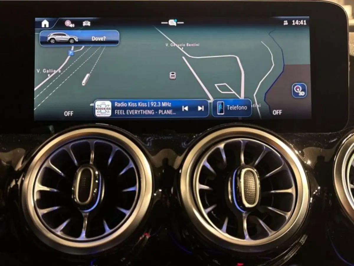 Mercedes-Benz GLA SUV nuova a Bologna (17)