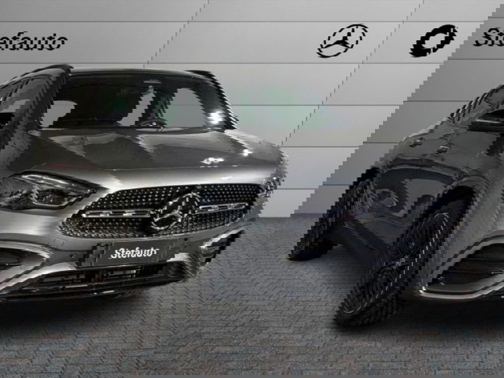 Mercedes-Benz GLA SUV nuova a Bologna