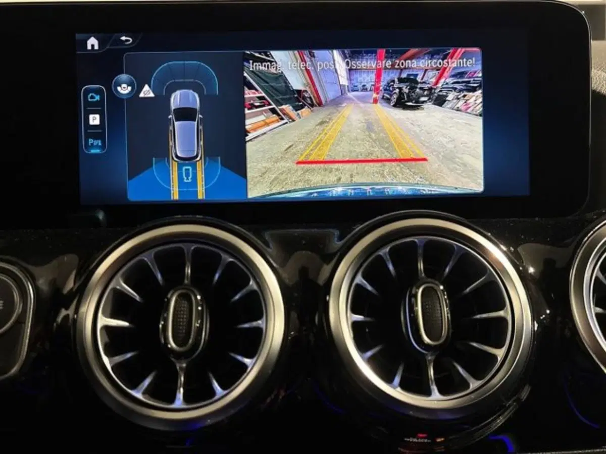 Mercedes-Benz GLA SUV nuova a Bologna (12)