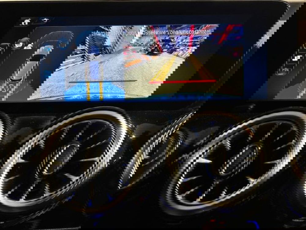 Mercedes-Benz GLA SUV nuova a Bologna (12)